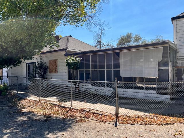 2306 W F St, Oakdale, CA 95361