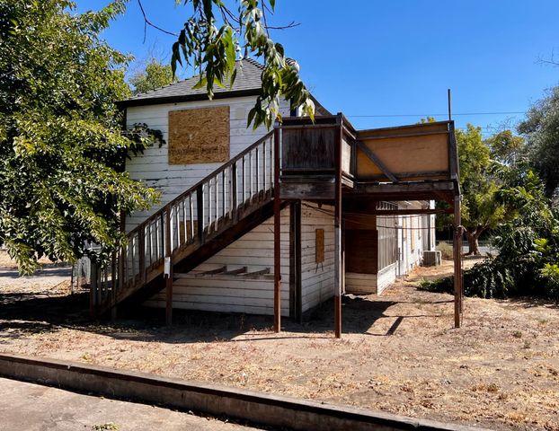 2306 W F St, Oakdale, CA 95361