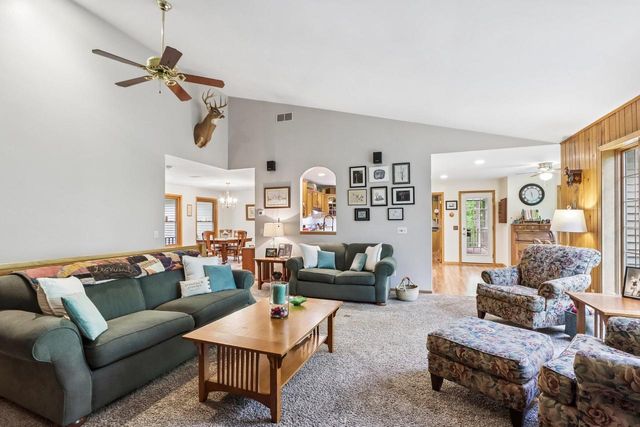 355 Maple Heights ROAD, Marshall, WI 53559