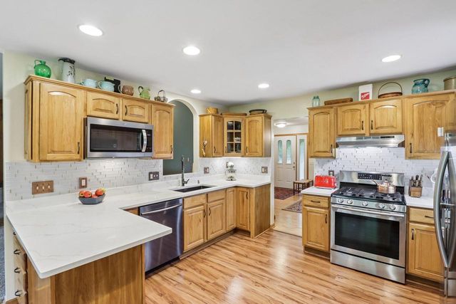 355 Maple Heights ROAD, Marshall, WI 53559