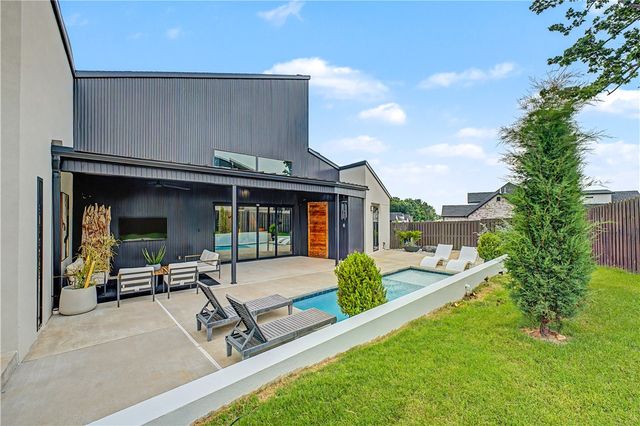 1501 Westridge Lane, Centerton, AR 72719