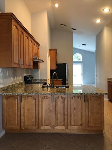9405 HIDDEN WATER CIRCLE, Riverview, FL 33578
