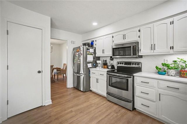 5107 NW 67th Street, Kansas City, MO 64151