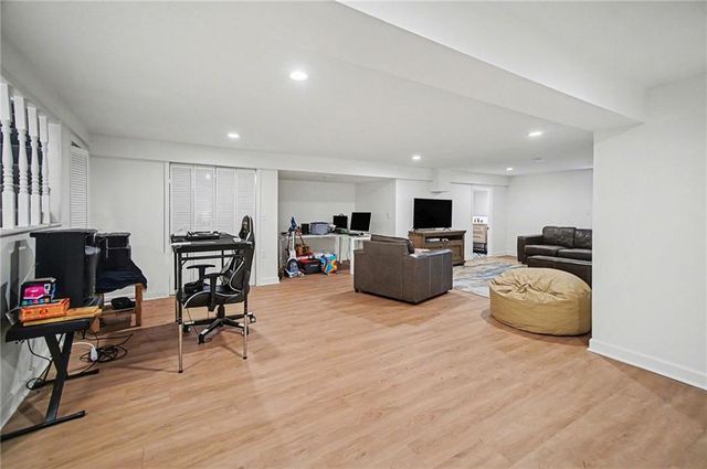 5107 NW 67th Street, Kansas City, MO 64151