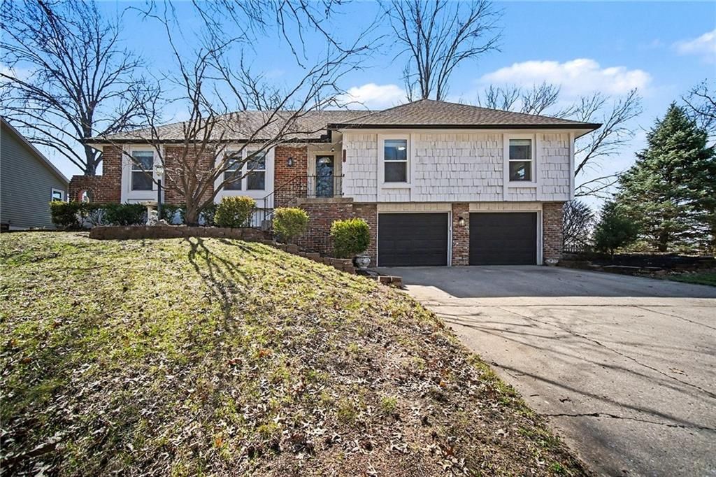 5107 NW 67th Street, Kansas City, MO 64151