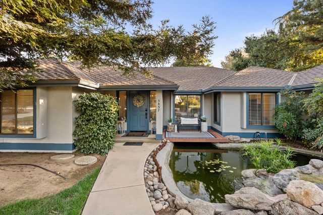 5837 W Stewart Avenue, Visalia, CA 93291