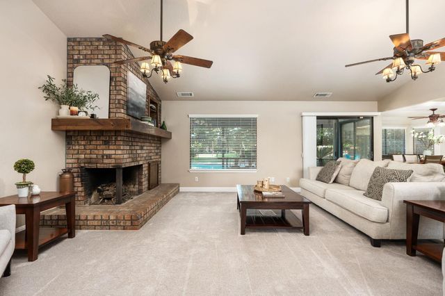 5837 W Stewart Avenue, Visalia, CA 93291