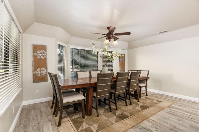 5837 W Stewart Avenue, Visalia, CA 93291