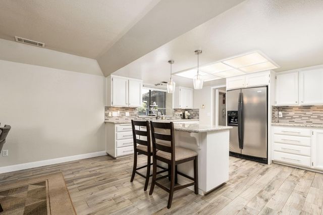 5837 W Stewart Avenue, Visalia, CA 93291