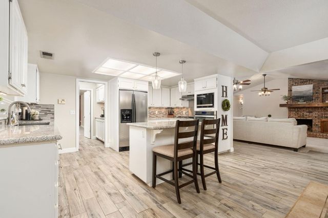 5837 W Stewart Avenue, Visalia, CA 93291