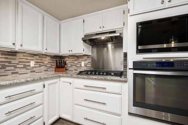 5837 W Stewart Avenue, Visalia, CA 93291