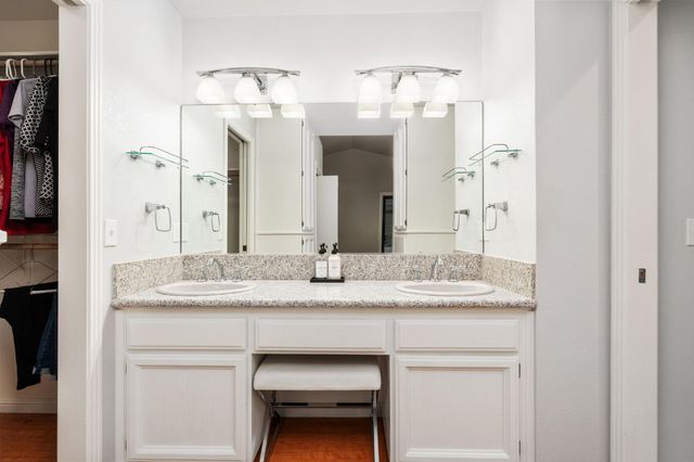 5837 W Stewart Avenue, Visalia, CA 93291