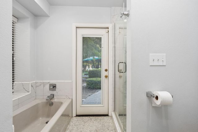 5837 W Stewart Avenue, Visalia, CA 93291