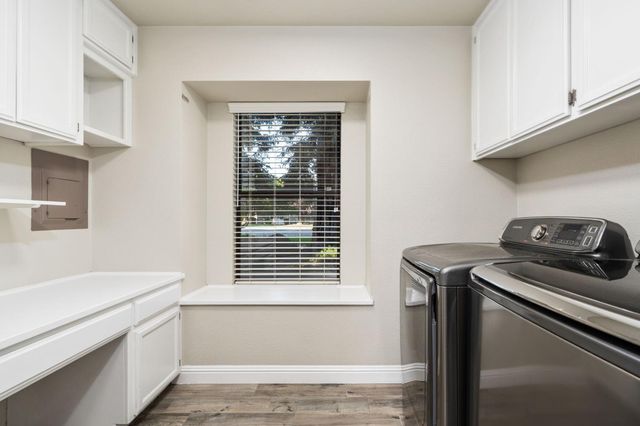 5837 W Stewart Avenue, Visalia, CA 93291