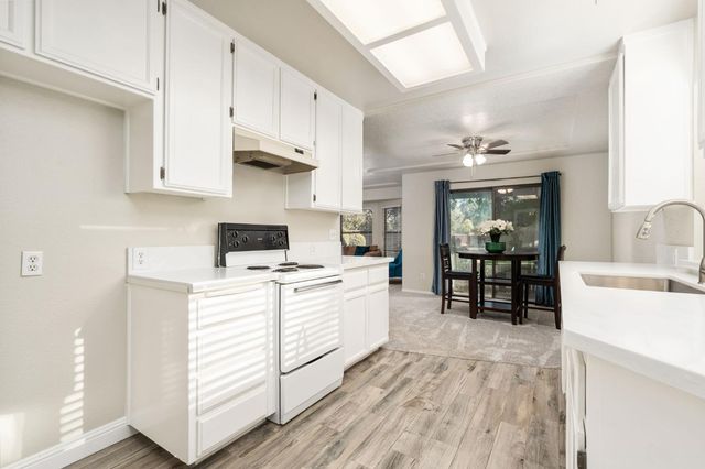 5837 W Stewart Avenue, Visalia, CA 93291