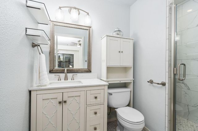 5837 W Stewart Avenue, Visalia, CA 93291