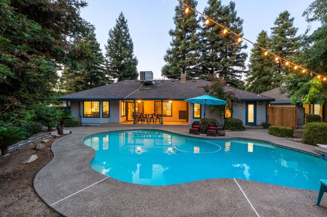 5837 W Stewart Avenue, Visalia, CA 93291