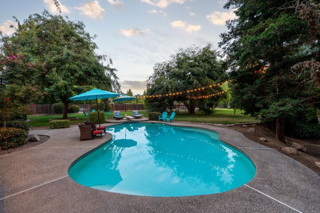 5837 W Stewart Avenue, Visalia, CA 93291