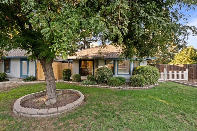 5837 W Stewart Avenue, Visalia, CA 93291