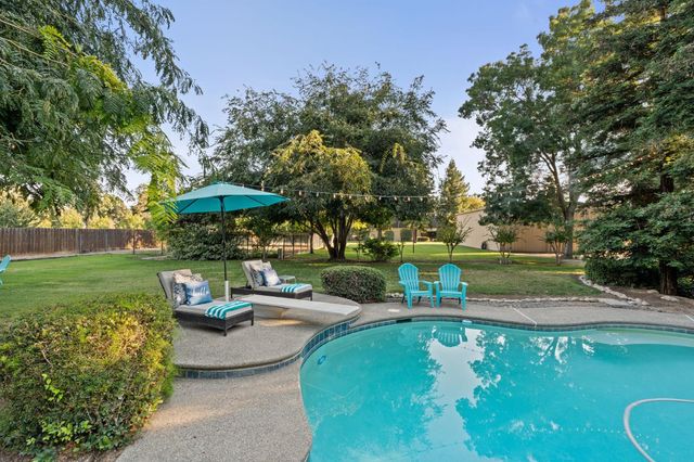 5837 W Stewart Avenue, Visalia, CA 93291