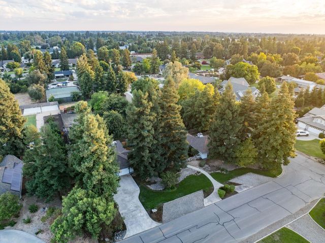 5837 W Stewart Avenue, Visalia, CA 93291