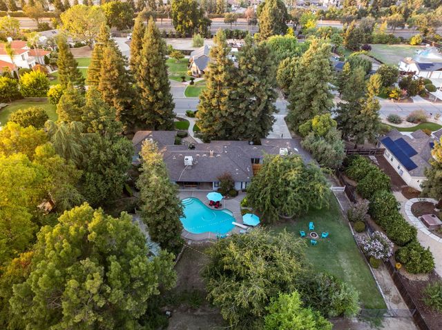 5837 W Stewart Avenue, Visalia, CA 93291