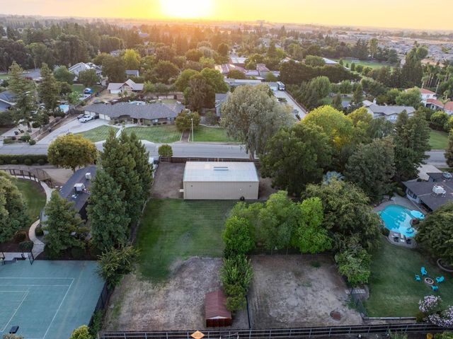 5837 W Stewart Avenue, Visalia, CA 93291