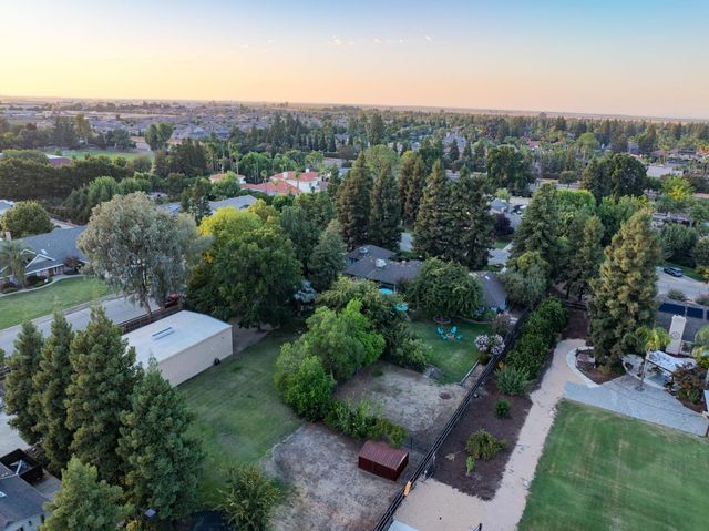 5837 W Stewart Avenue, Visalia, CA 93291