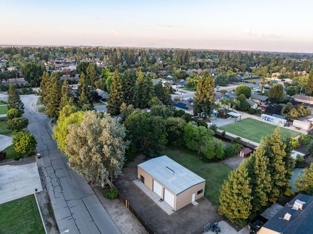 5837 W Stewart Avenue, Visalia, CA 93291