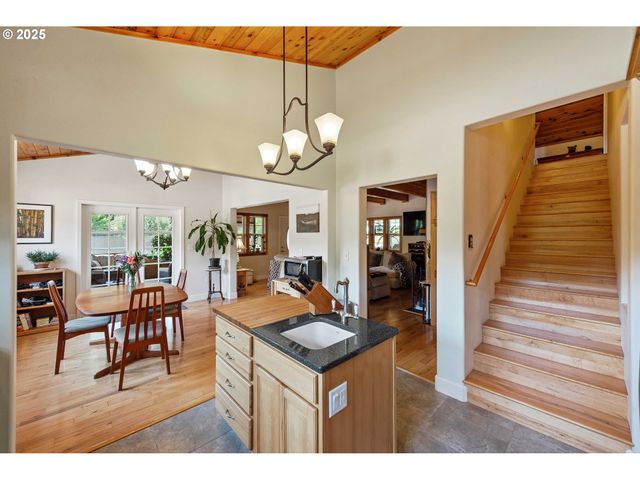 96213 FAIRVIEW SUMNER Ln, Coquille, OR 97423