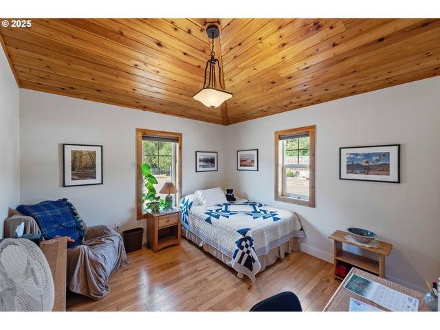 96213 FAIRVIEW SUMNER Ln, Coquille, OR 97423