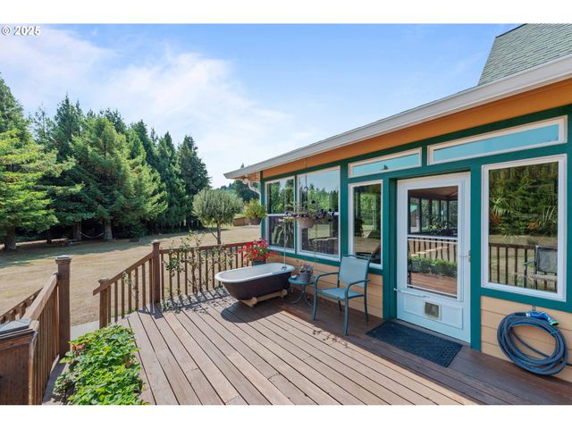 96213 FAIRVIEW SUMNER Ln, Coquille, OR 97423