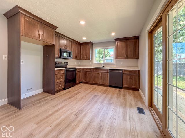 31 S Superior Street, Orestes, IN 46063