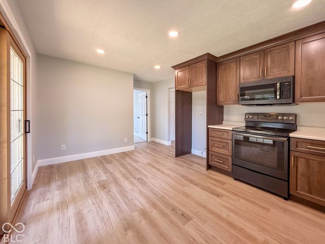 31 S Superior Street, Orestes, IN 46063