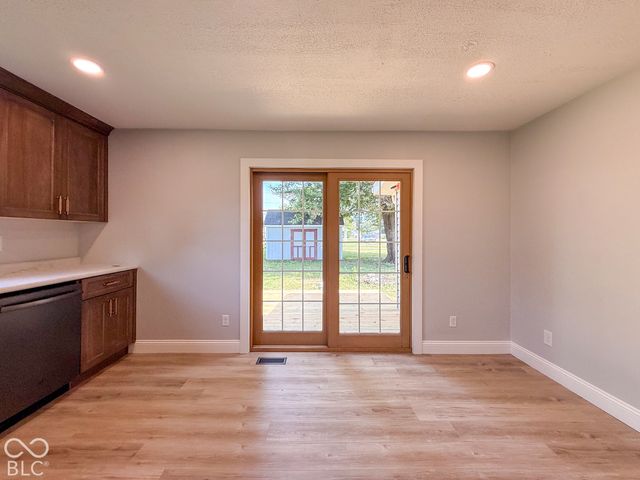 31 S Superior Street, Orestes, IN 46063