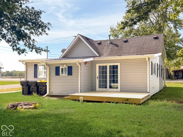 31 S Superior Street, Orestes, IN 46063
