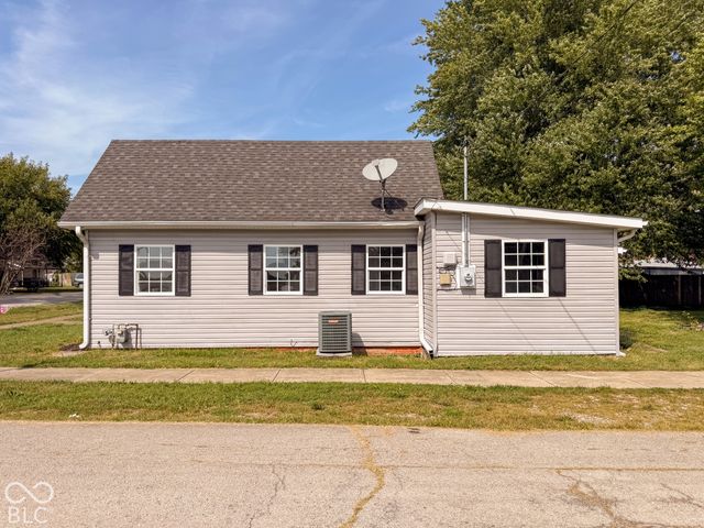 31 S Superior Street, Orestes, IN 46063