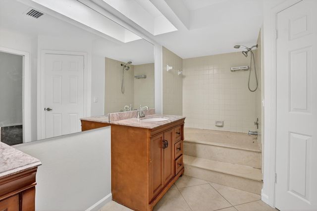 5530 Coach House Circle E, Boca Raton, FL 33486