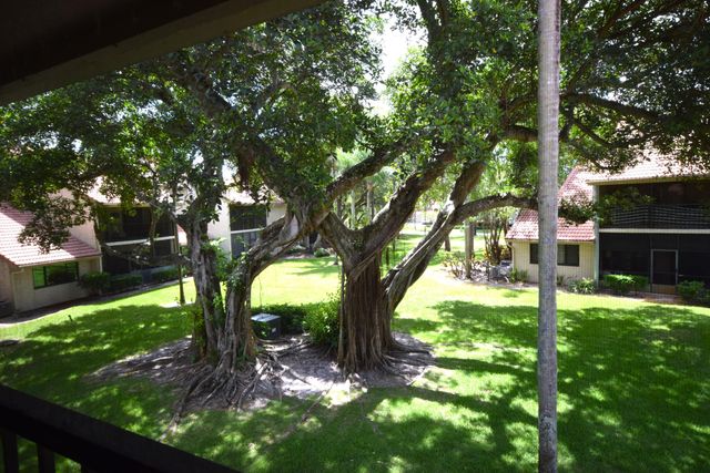 5530 Coach House Circle E, Boca Raton, FL 33486