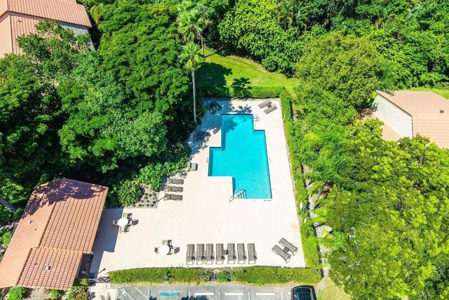 5530 Coach House Circle E, Boca Raton, FL 33486