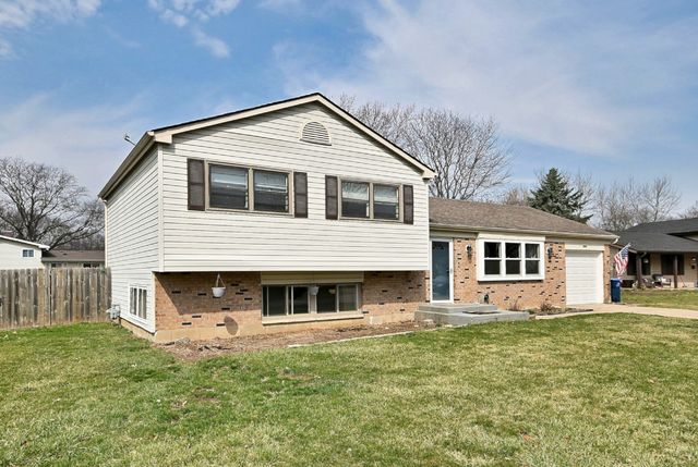 966 Aberdeen Drive, Crystal Lake, IL 60014