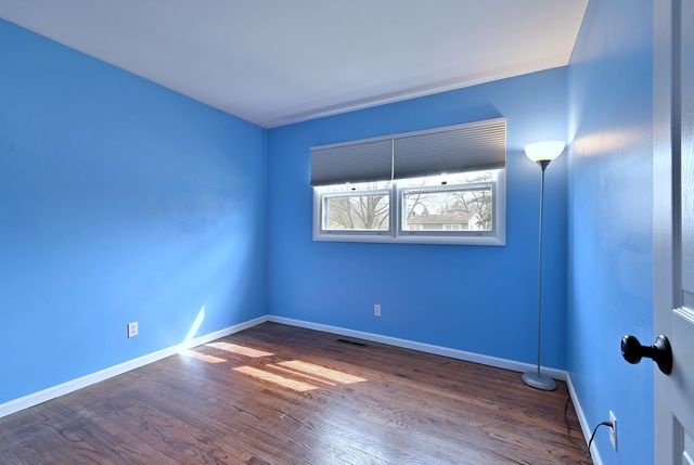 966 Aberdeen Drive, Crystal Lake, IL 60014