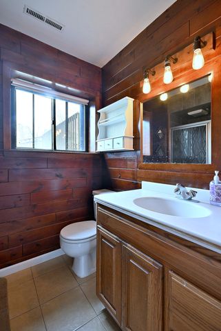 966 Aberdeen Drive, Crystal Lake, IL 60014