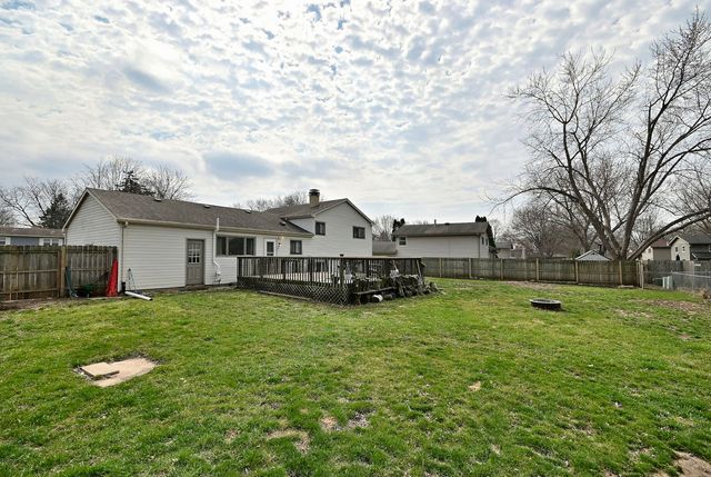 966 Aberdeen Drive, Crystal Lake, IL 60014