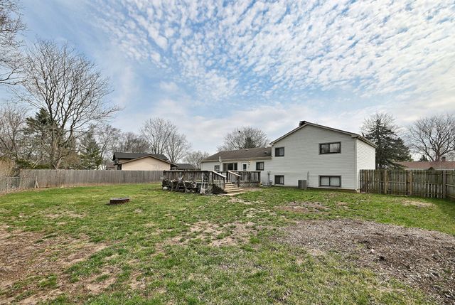 966 Aberdeen Drive, Crystal Lake, IL 60014