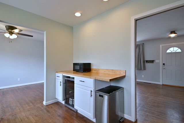 966 Aberdeen Drive, Crystal Lake, IL 60014