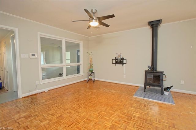 3205 London Road, Greensboro, NC 27405