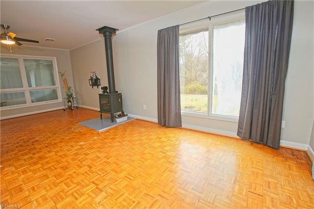 3205 London Road, Greensboro, NC 27405