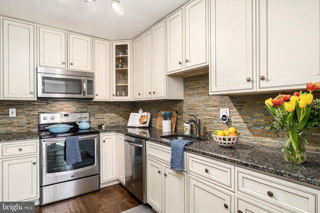 10 N HILL DR, Westampton, NJ 08060
