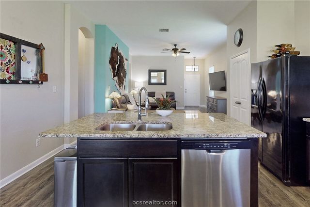 2071 Positano Loop, Bryan, TX 77808